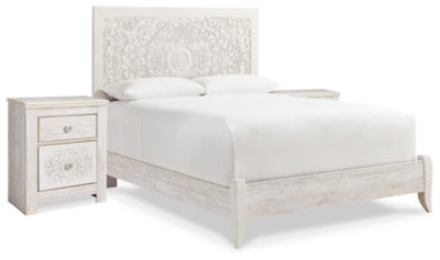 Cama Queen con Panel Paxberry y 2 Mesitas de Noche