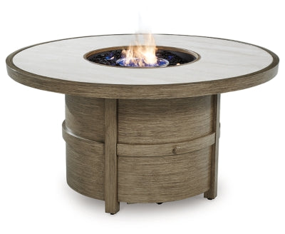 Mesa con fogata Rainier Ranch